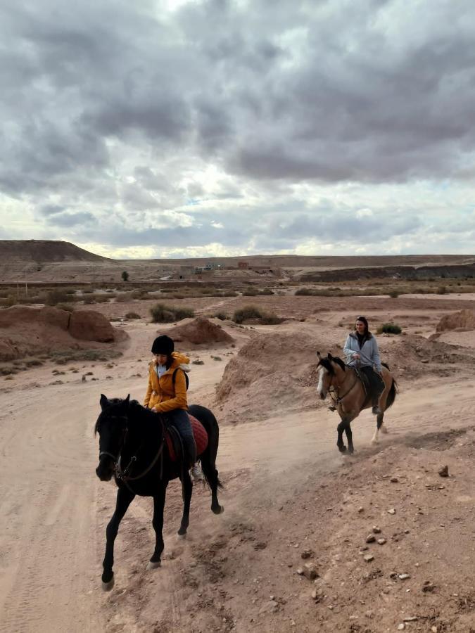 Guest Housse Kasbah Tifaoute Bed and Breakfast Ait Benhaddou Esterno foto